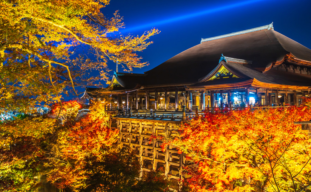 音羽山「清水寺」の紅葉