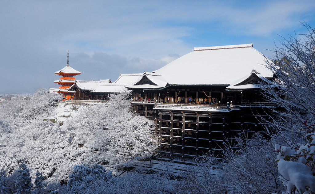 雪景色の清水寺